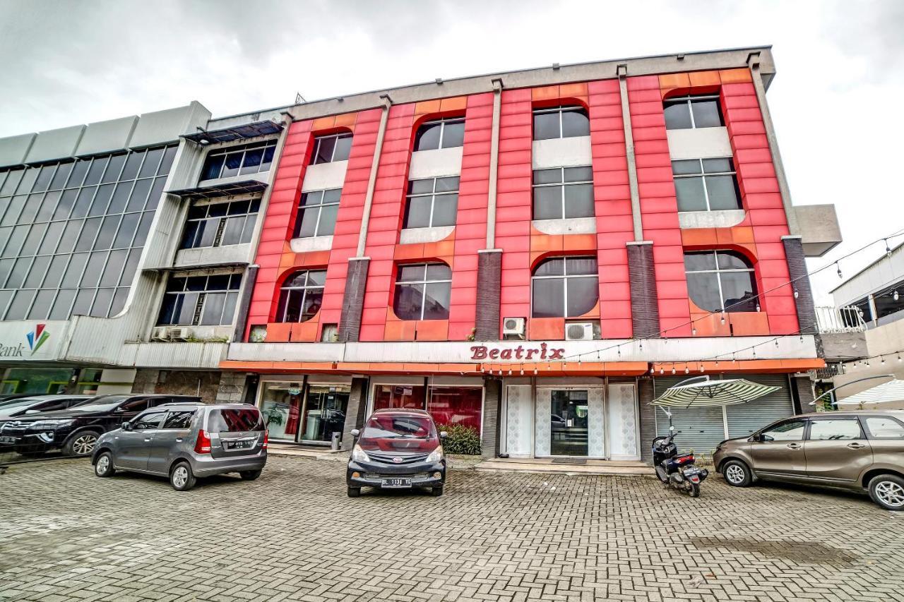 Oyo Flagship 90759 Beatrix 3*